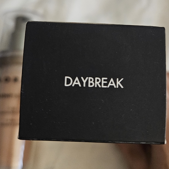 Lorac Light Source 3 in 1 Illuminating Primer NIB - Picture 2 of 2